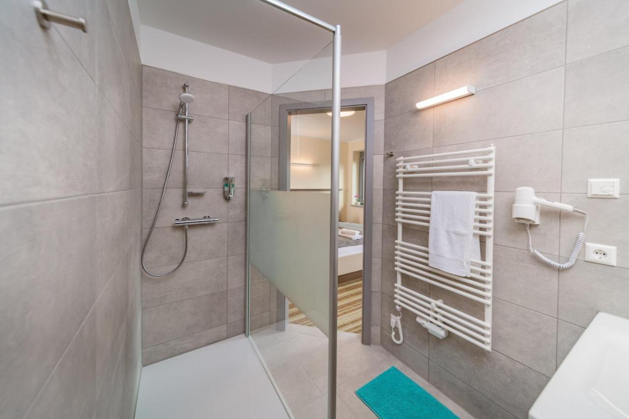 Elly Hostel Фрайберг Екстериор снимка