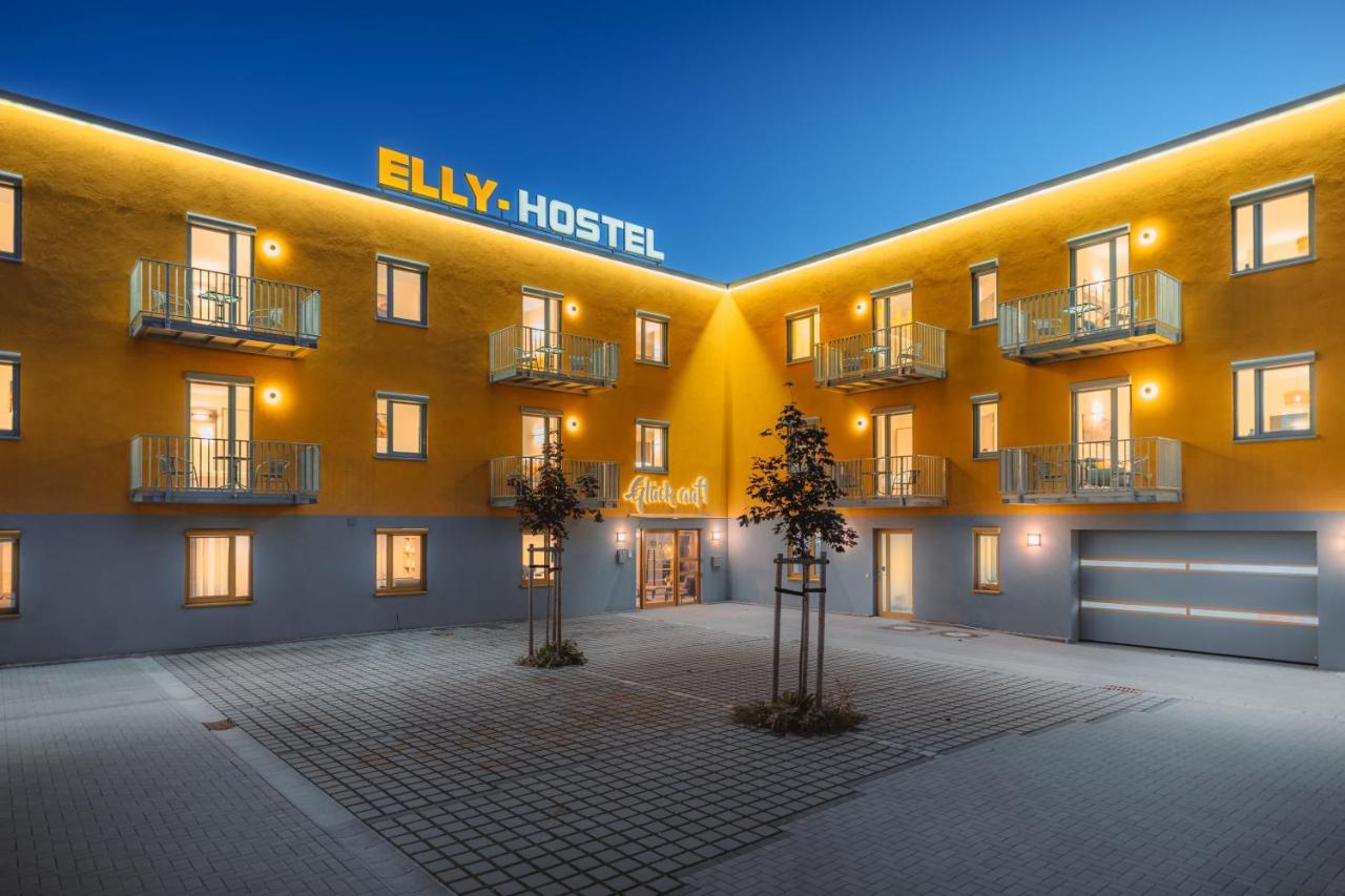 Elly Hostel Фрайберг Екстериор снимка
