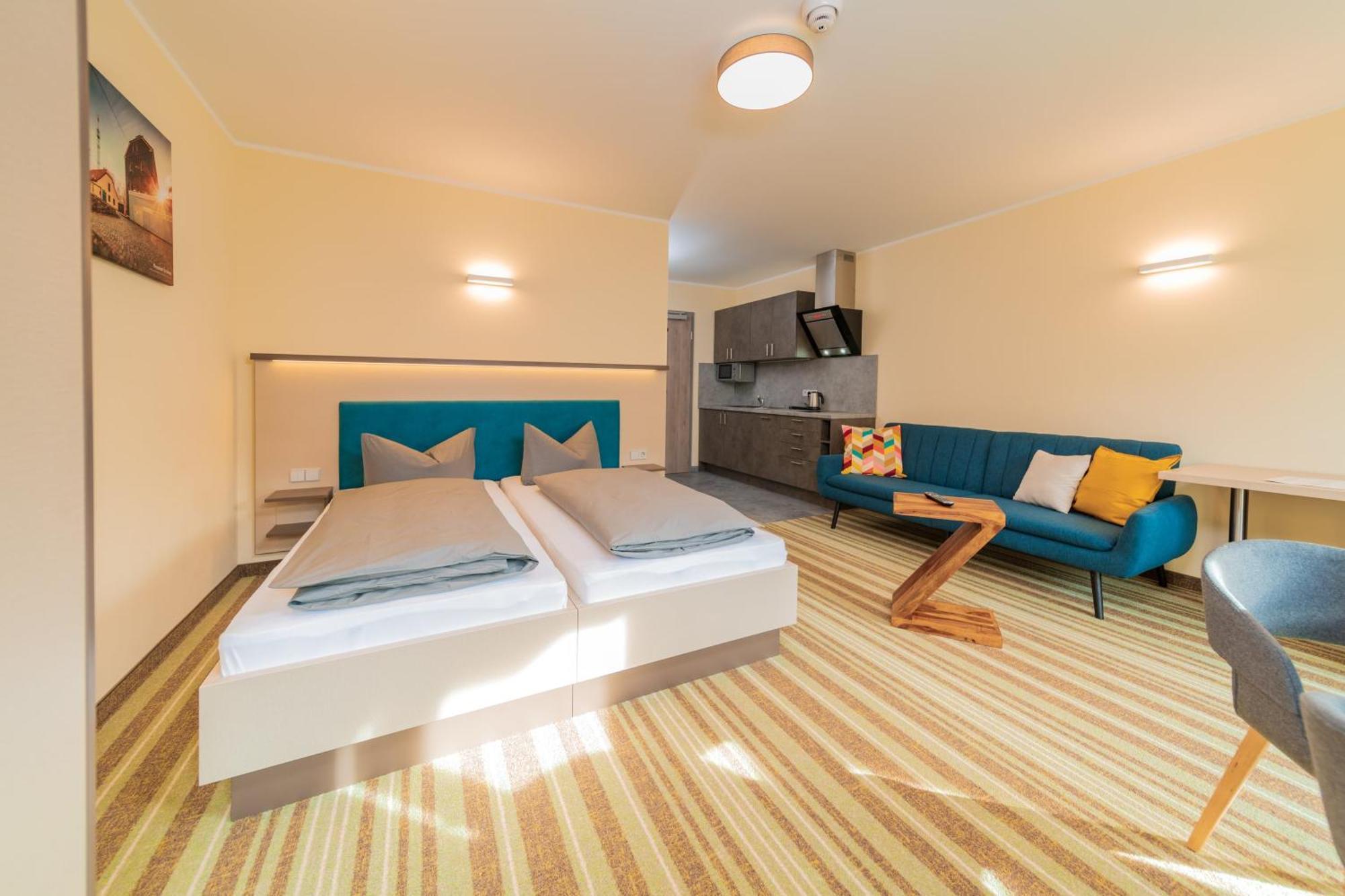 Elly Hostel Фрайберг Екстериор снимка